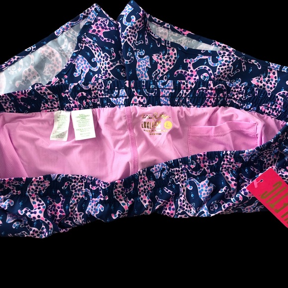 SOLD Lilly Pulitzer Luxletic Ocean Trail Shorts - Picture 4 of 5